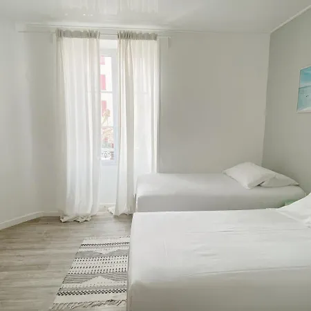Отель Coliving Биарриц