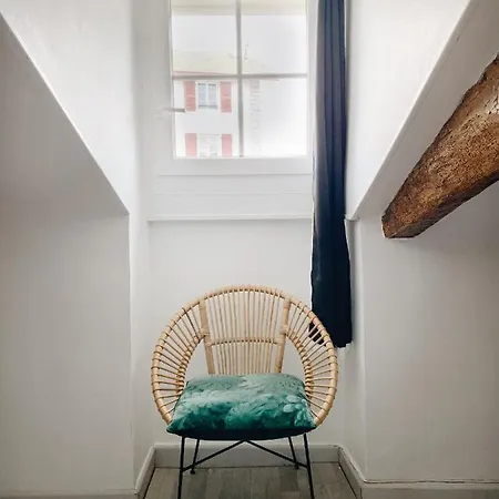 Отель Coliving Биарриц
