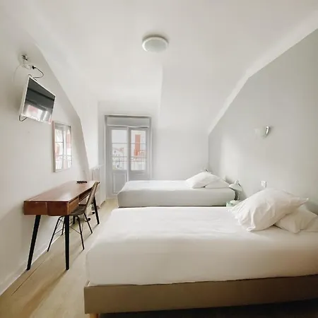 Coliving Отель Биарриц