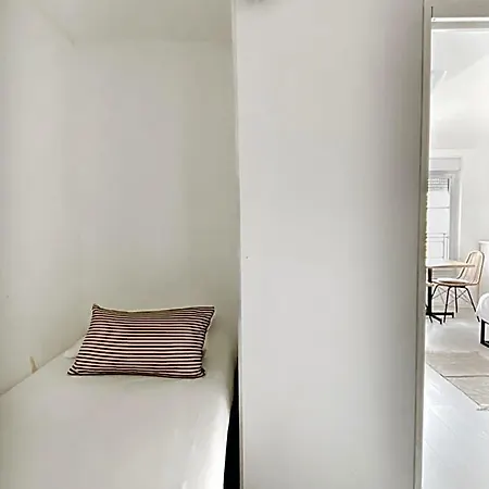 ホテル Coliving *